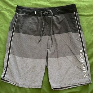 MENS Quiksilver board-short